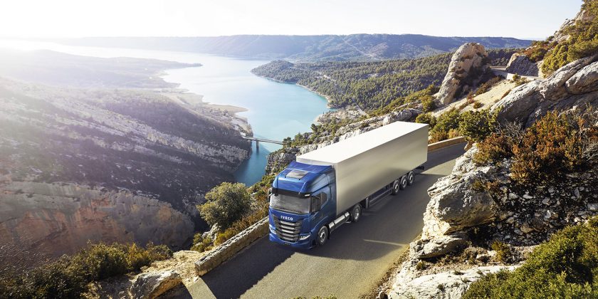 L’IVECO S-WAY NP remporte le titre de “Sustainable Truck of the Year 2021”